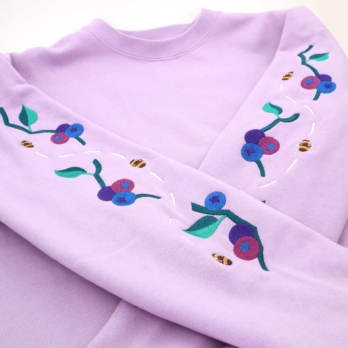 "Bee Berry" Crewneck Sweatshirt