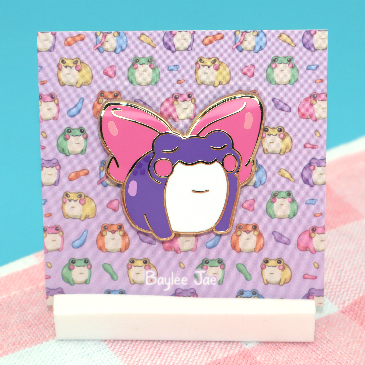 "Bow Frog" Enamel Pin