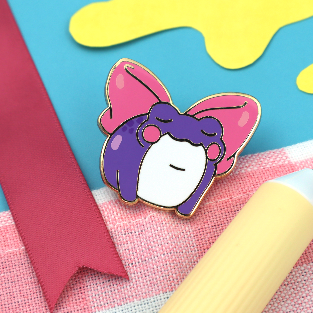 "Bow Frog" Enamel Pin