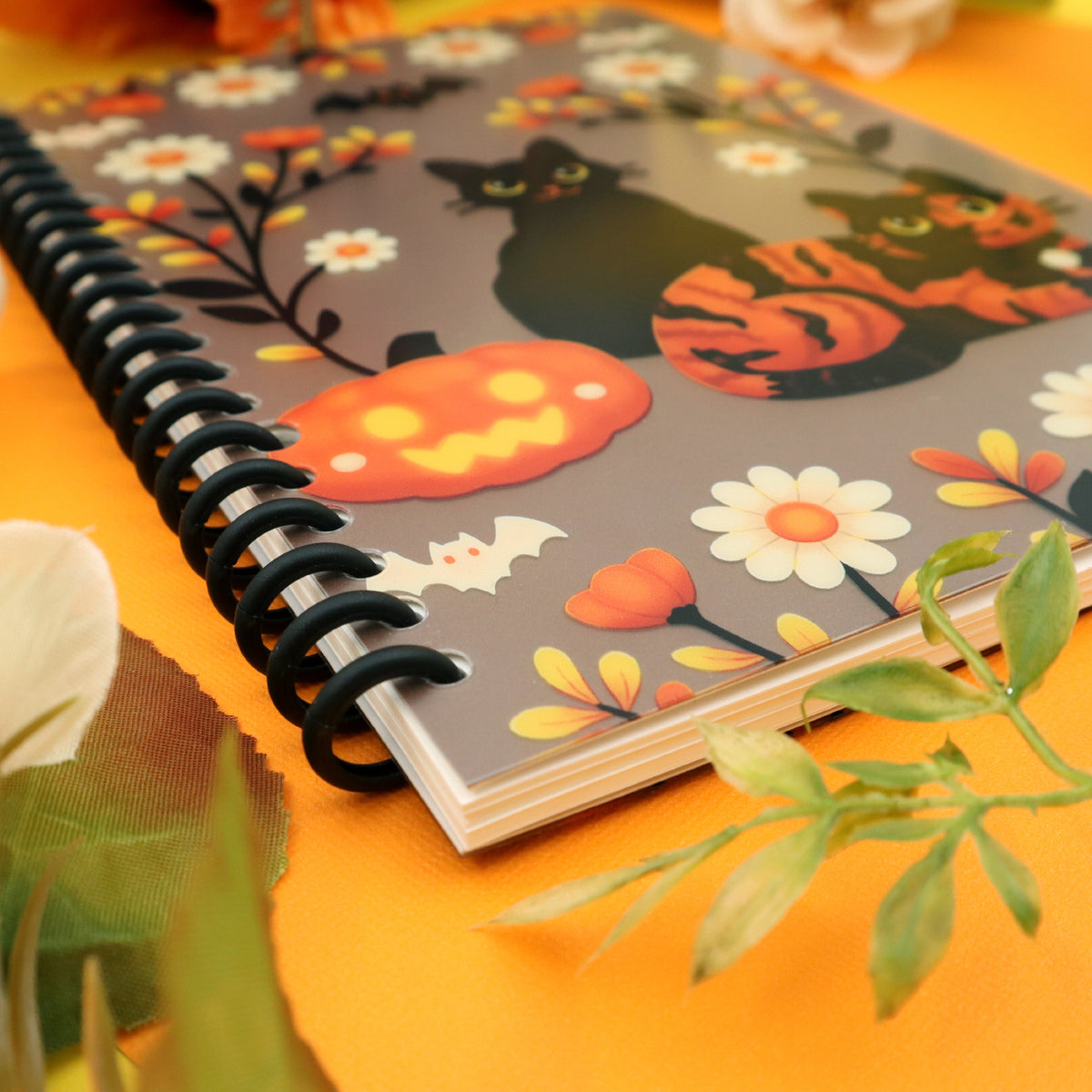 &quot;Halloween Cats&quot; Spiral Notebook 2.0