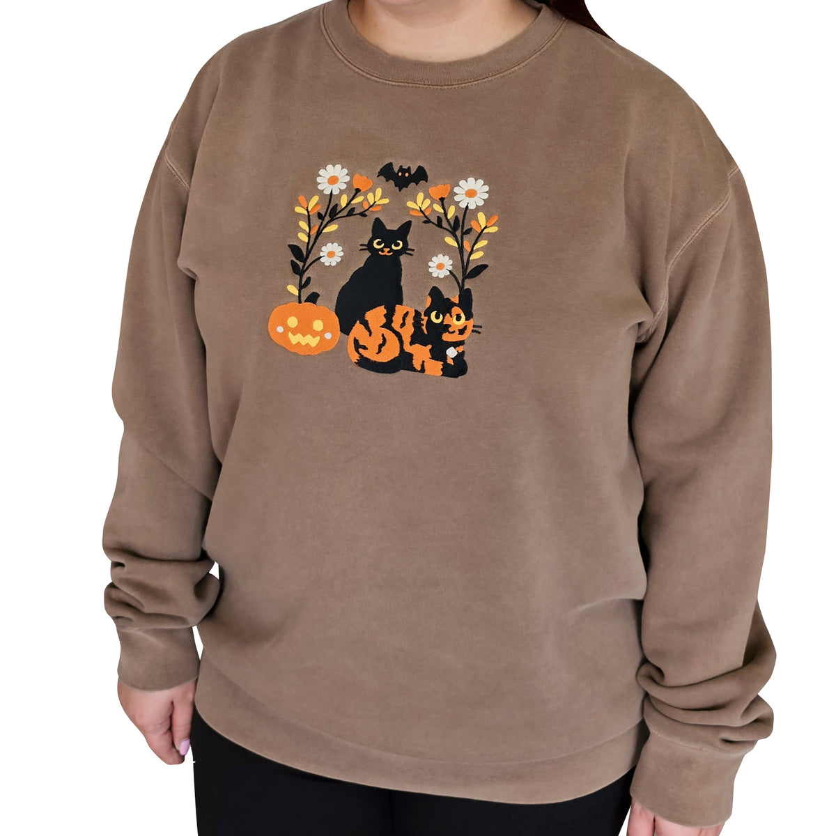 &quot;Halloween Cats&quot; Embroidered Crewneck Sweatshirt - Brown