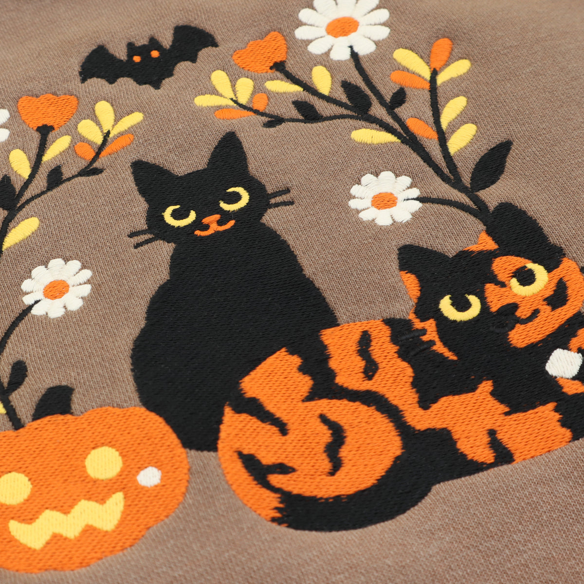 &quot;Halloween Cats&quot; Embroidered Crewneck Sweatshirt - Brown