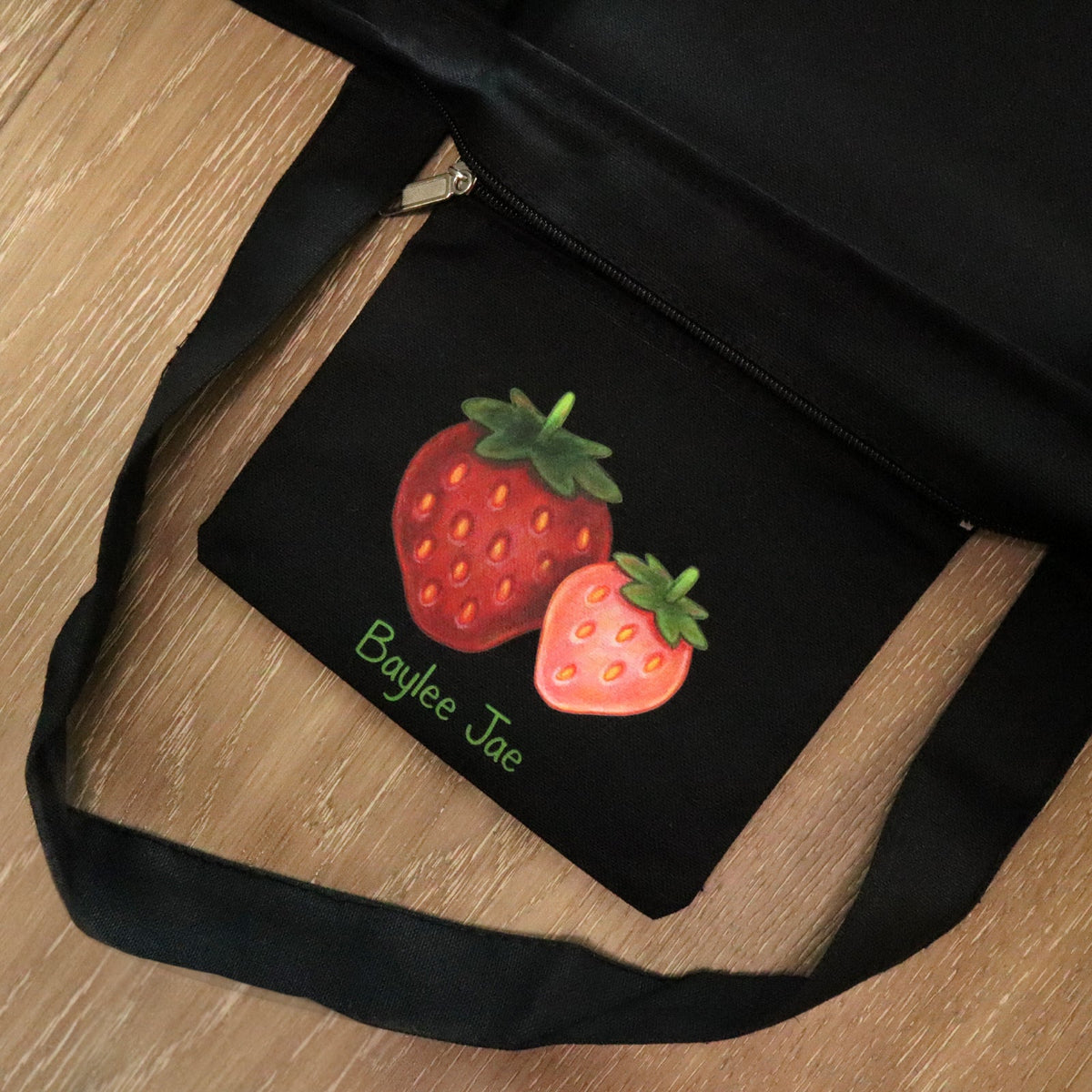 &quot;Strawberry&quot; Zippered Tote Bag - Black
